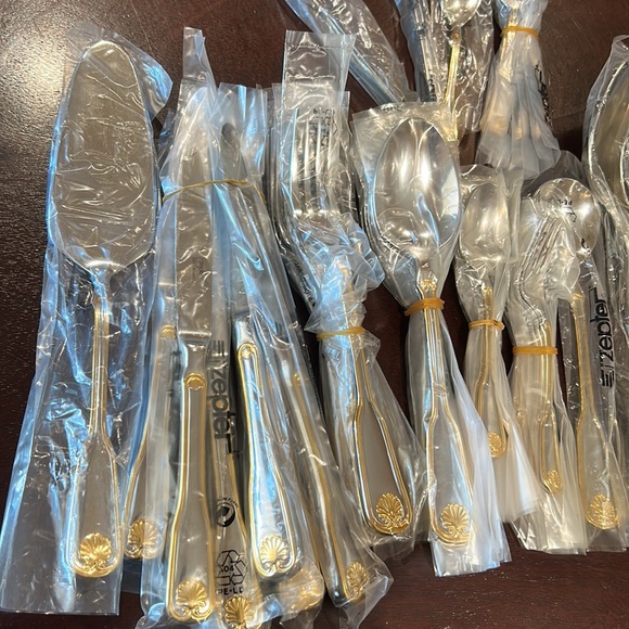 100% Authentic Zepter Venu Set 48 piece fork, knife, server wear, spoon and more - Picture 5 of 8